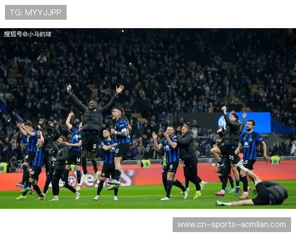 那不勒斯波利塔诺偷球后快速低射形成关键突破，成就逆转之战