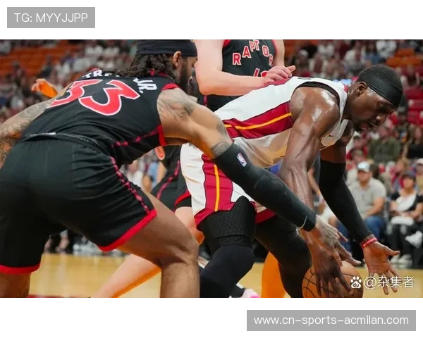 巴特勒抢断后快攻反击,热火再次扩大分差 巴特勒抢断后快攻反击,热火再次扩大分差