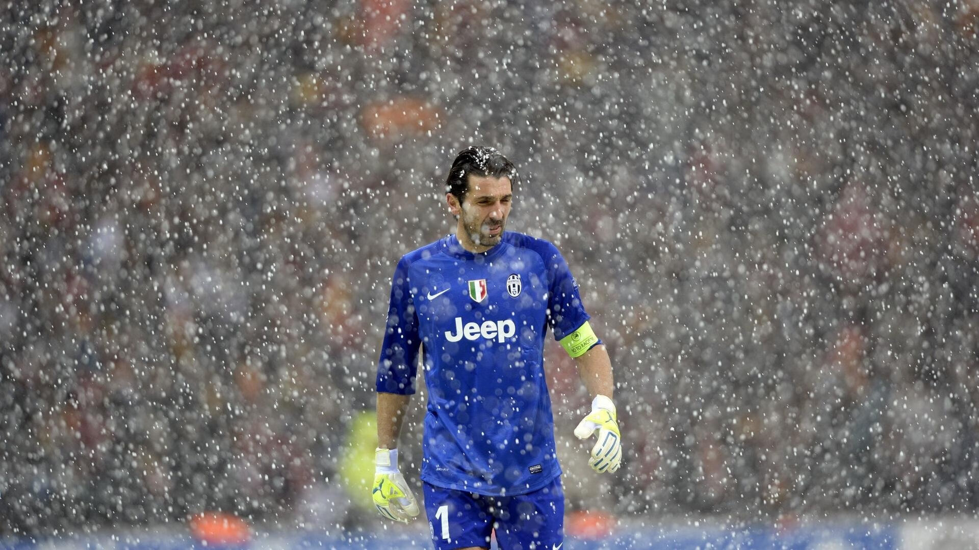 乔治·巴尔：他的防守能力让全黑队的防线更加稳定，攻防转换迅速